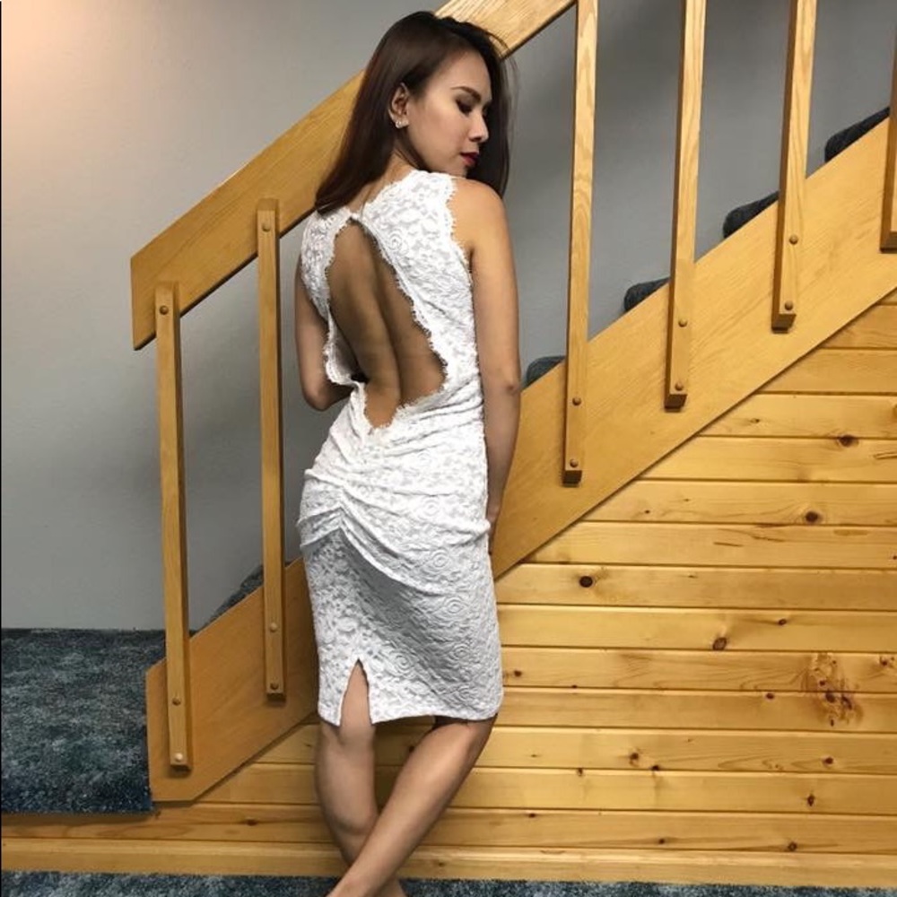 AKIRA lace backless midi dress